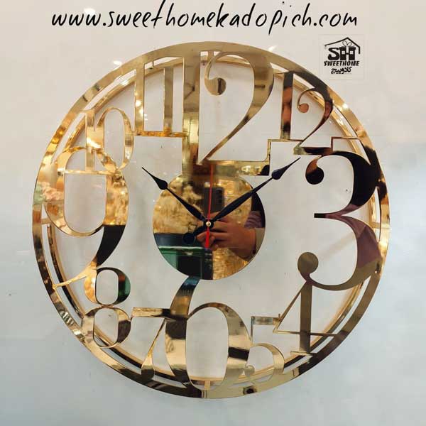 تصویر ساعت دیواری عدد لاتینی طلایی